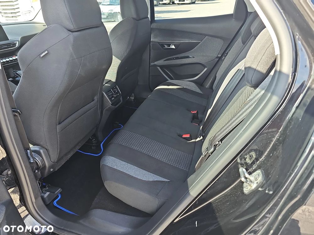 Peugeot 3008 1.5 BlueHDi Active S&S EAT8 - 20