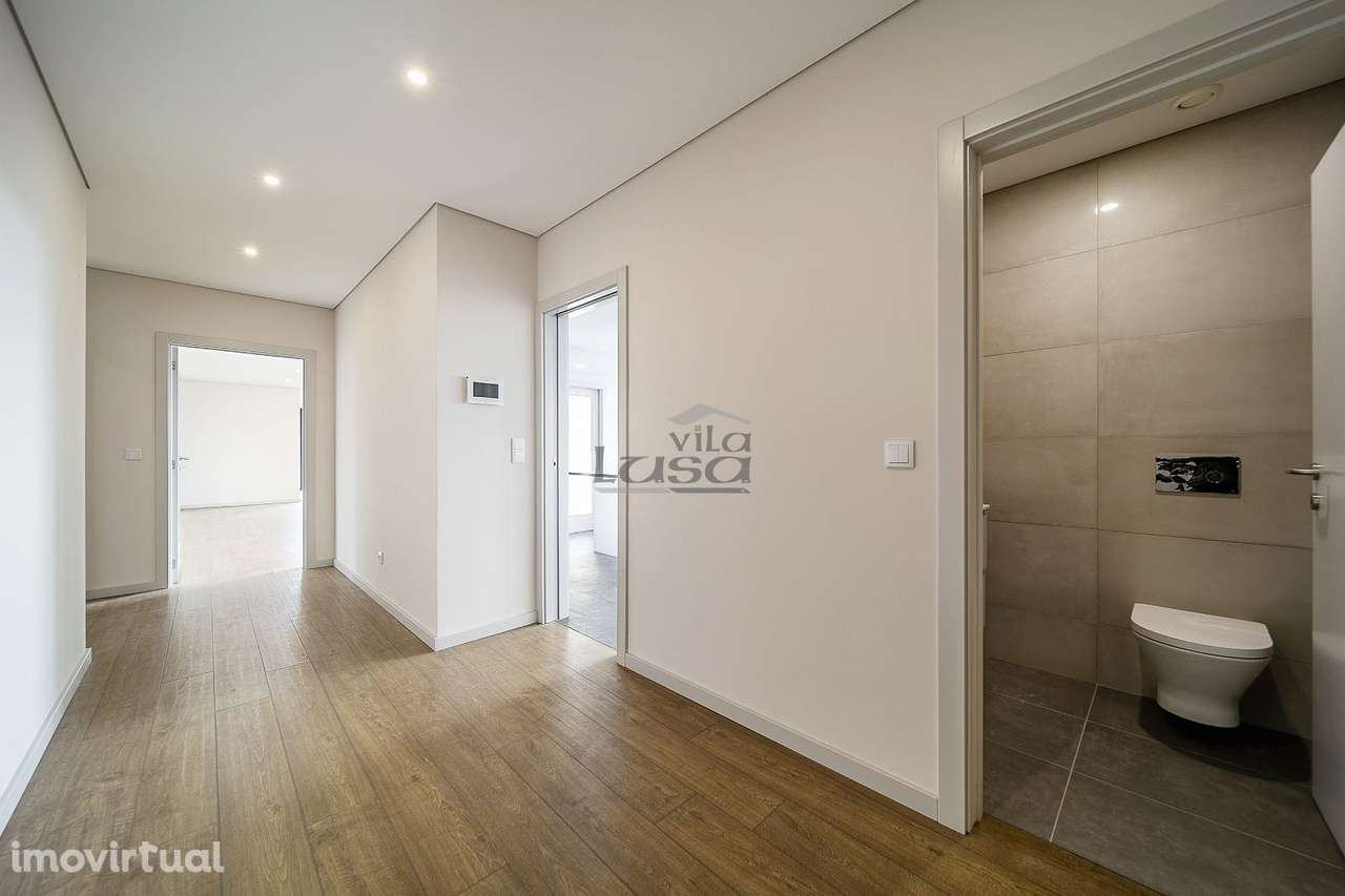 T4 de cobertura com amplo terraço na Avenida da Boavista - Grande imagem: 3/30