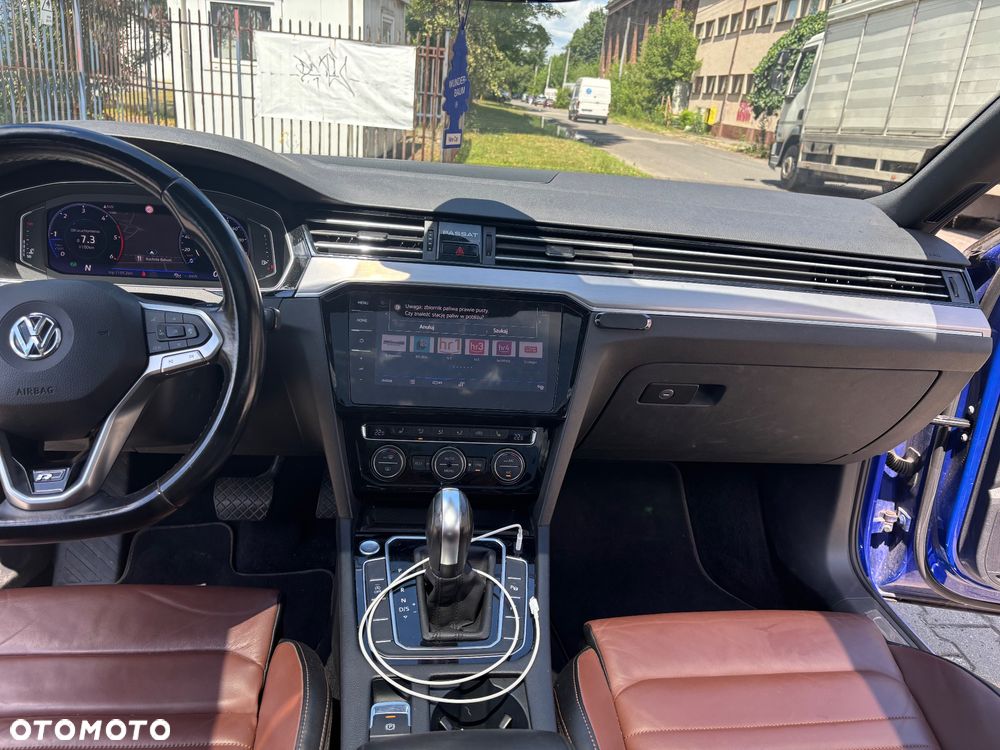 Volkswagen Passat 2.0 TDI SCR DSG 4Motion Elegance - 8