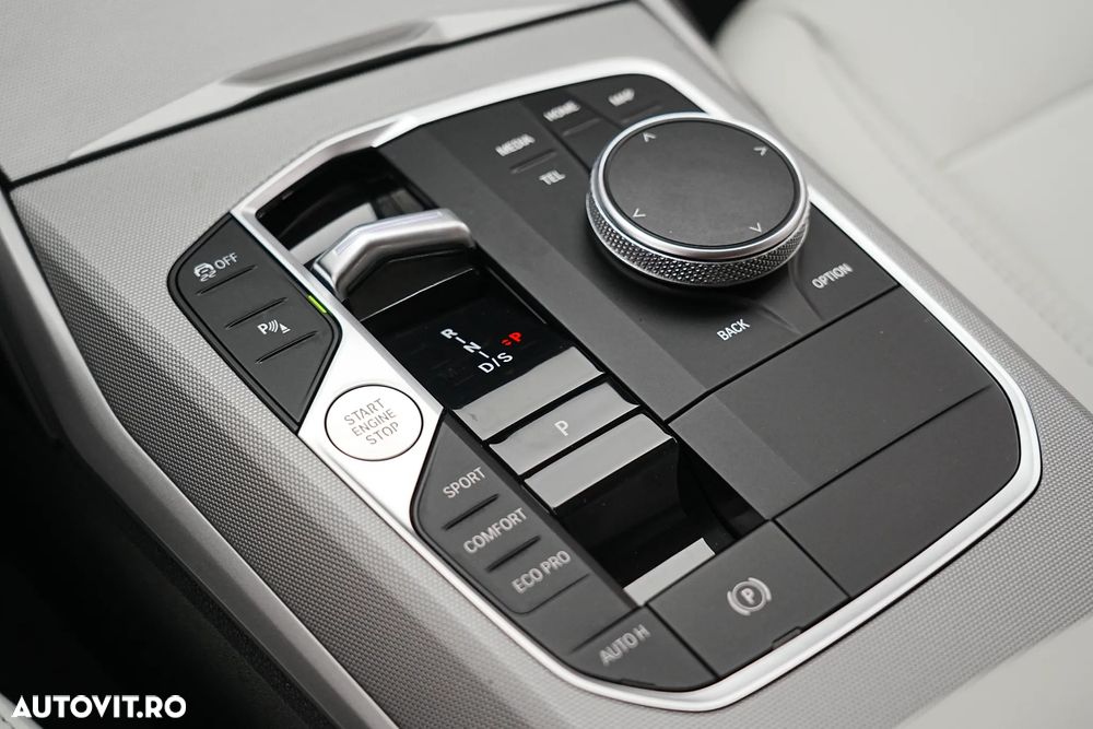 BMW Seria 3 320d Touring xDrive Aut. - 36