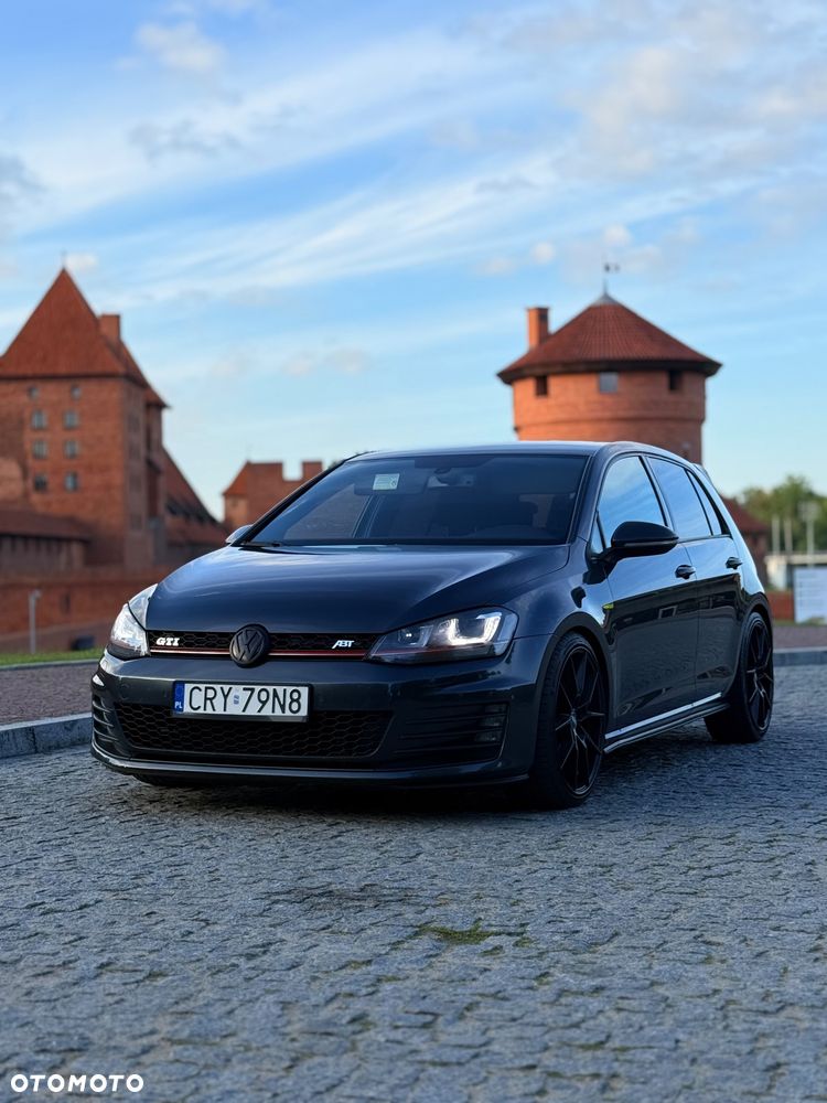 Volkswagen Golf 2.0 TSI BMT GTI Performance DSG - 2