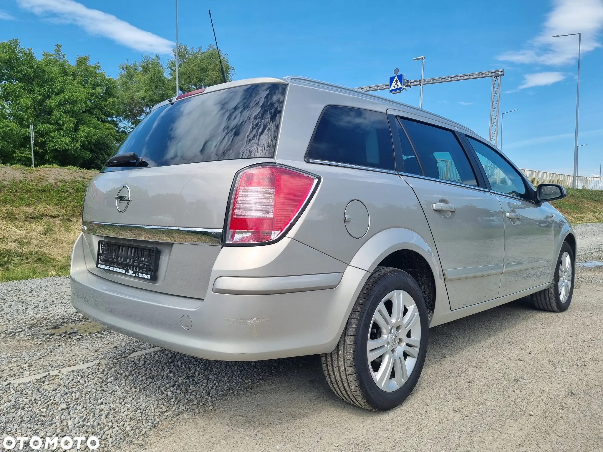 Opel Astra 1.6 Caravan Cosmo - 9