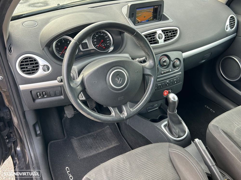 Renault Clio 1.5 dCi Dynamique S - 9