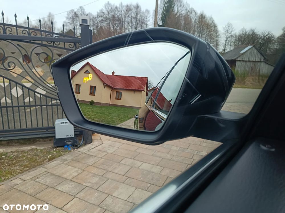 Skoda Superb 2.0 TDI DSG Premium Edition - 16