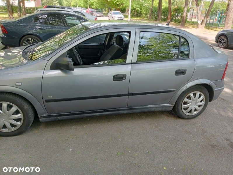 Opel Astra 1.6 Start - 12