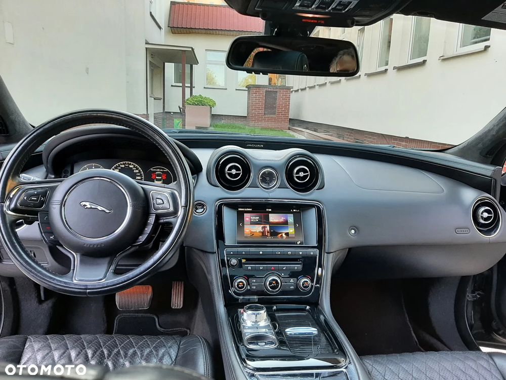 Jaguar XJ 3.0 V6 Kompressor AWD Langversion Autobiography - 32