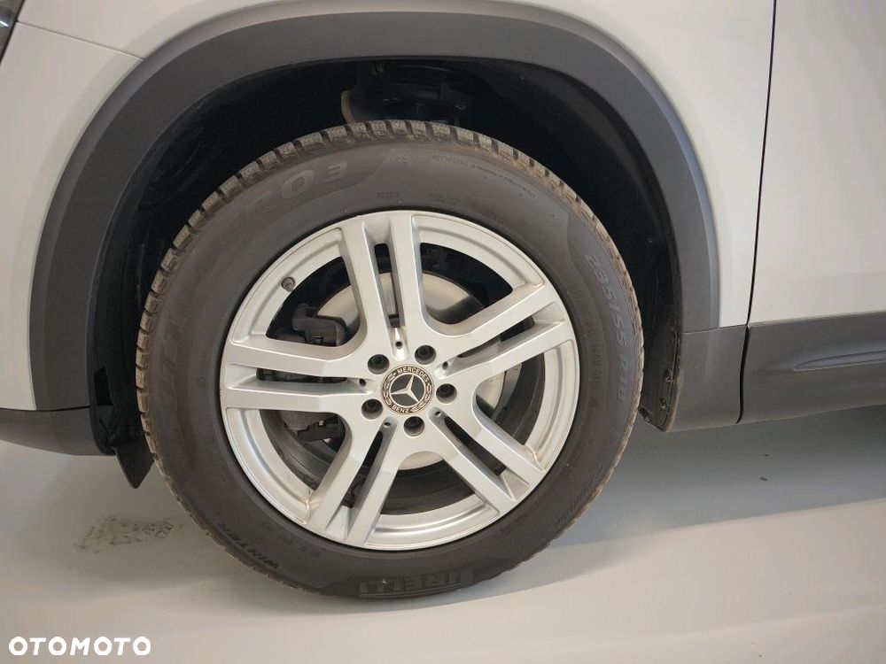 Mercedes-Benz GLB 200 7G-DCT - 5
