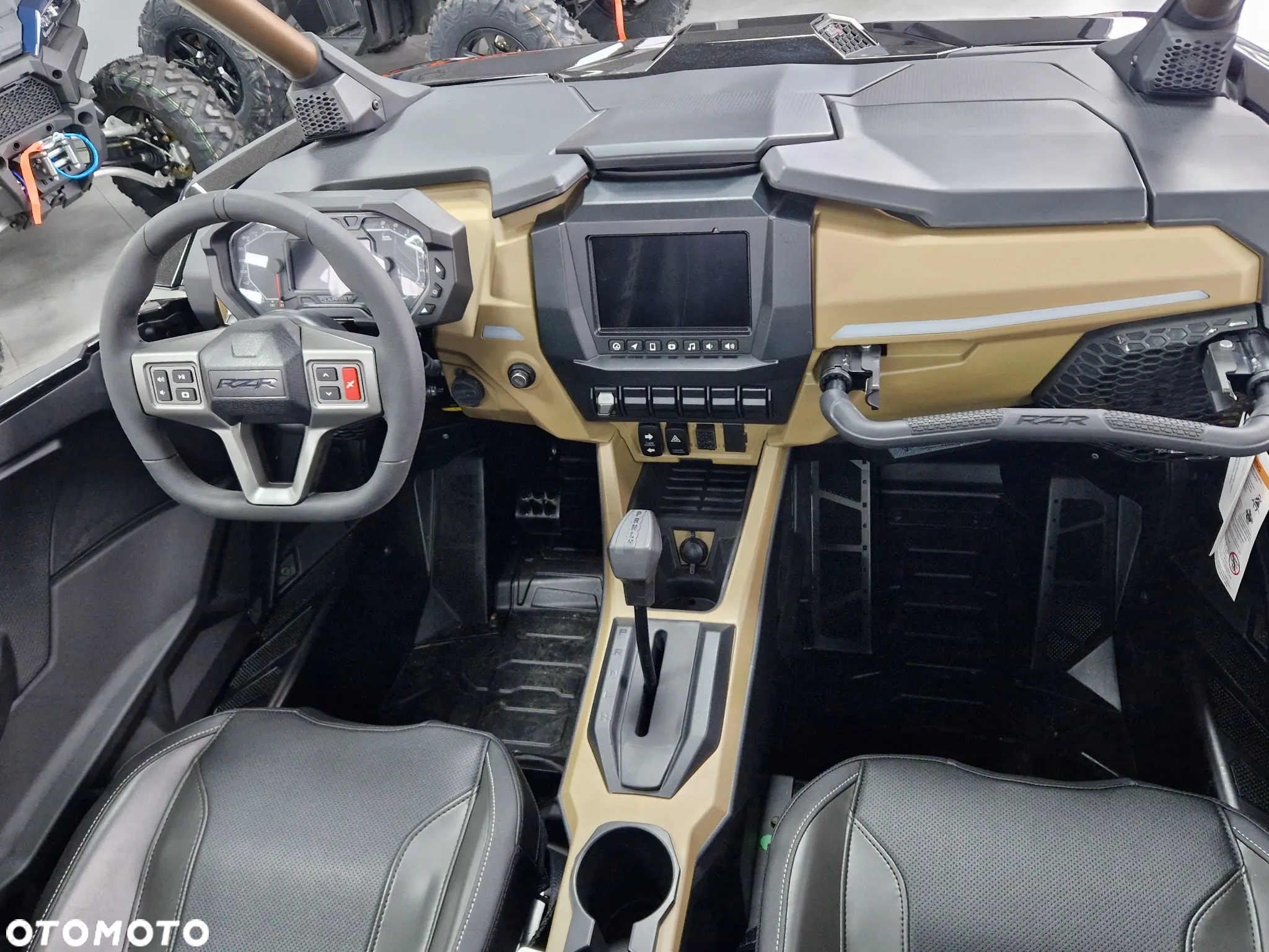 Polaris RZR - 12