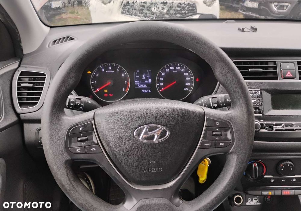 Hyundai i20 - 12