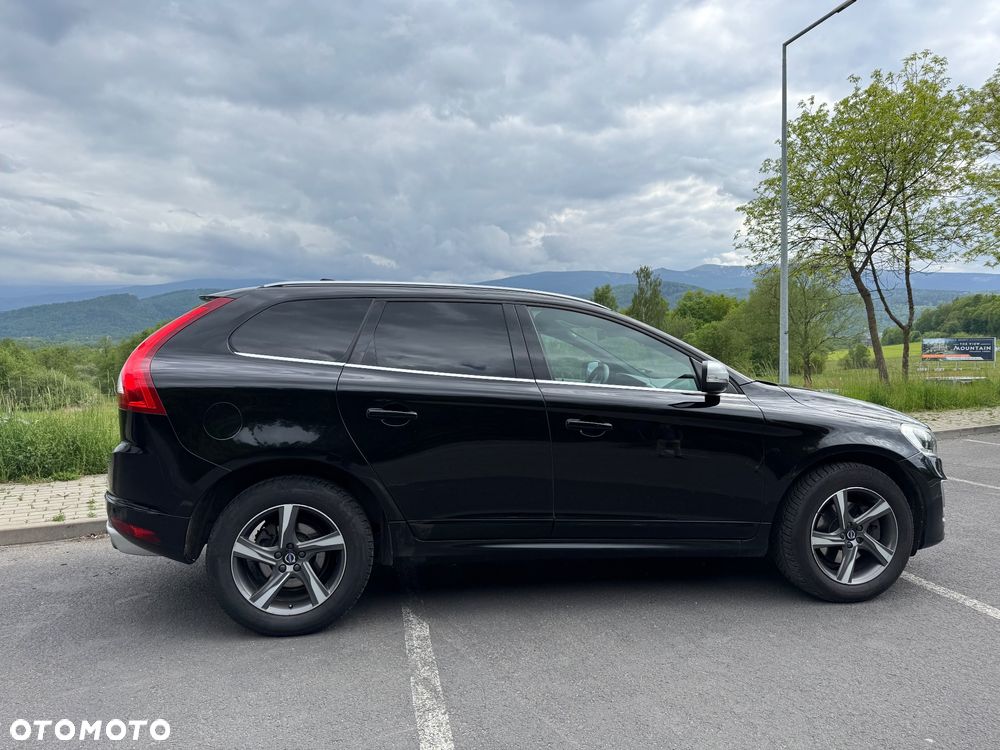 Volvo XC 60 D4 AWD R-Design Momentum - 3
