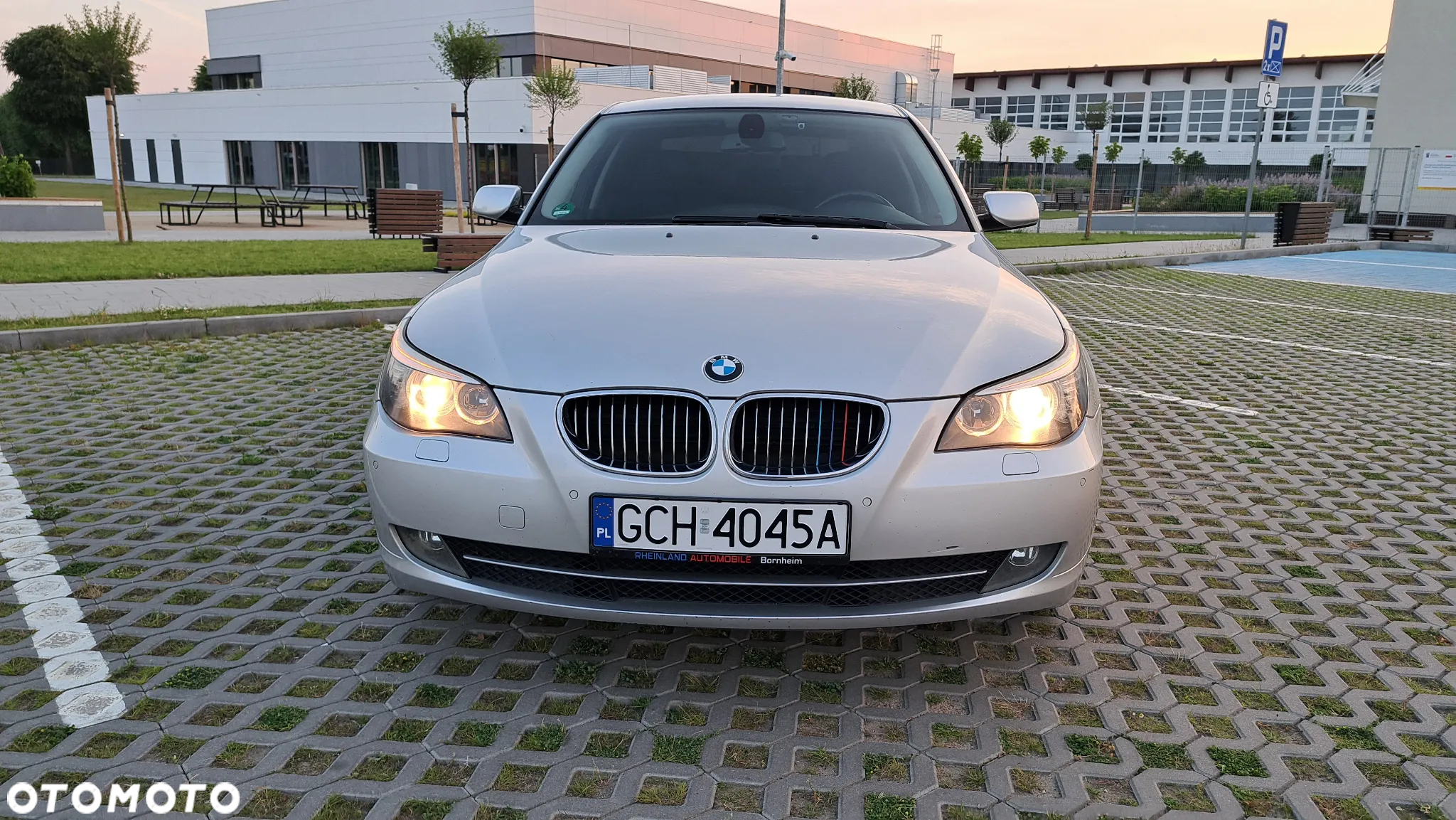 BMW Seria 5 523i - 2
