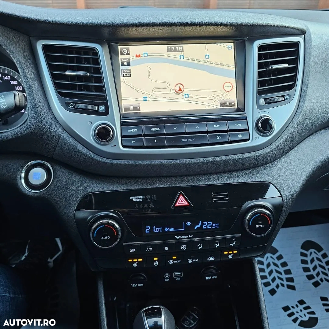 Hyundai Tucson 2.0 CRDI 4WD 8AT Luxury - 17