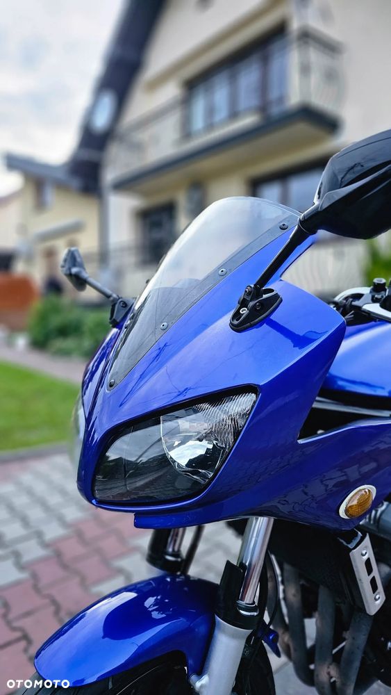 Yamaha FZS - 17