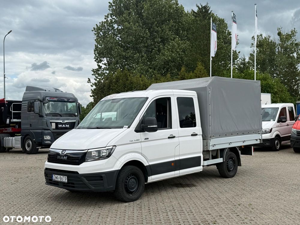 MAN 4X4 / TGE 3.180 DOKA 7-osobowa - 2
