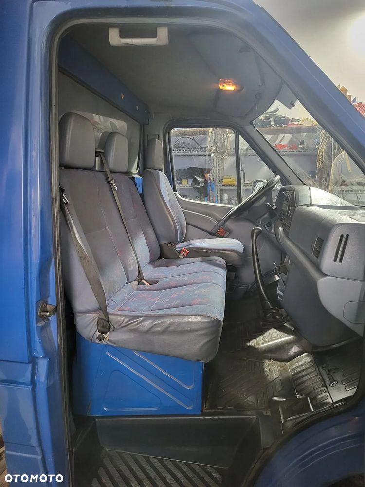 Mercedes-Benz Sprinter - 5