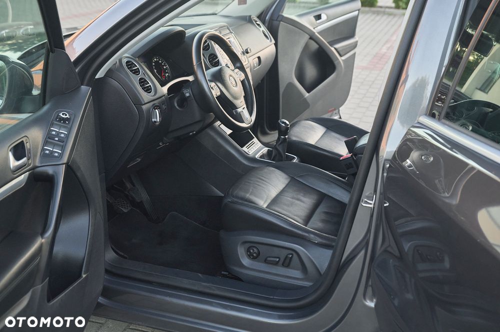 Volkswagen Tiguan 1.4 TSI BlueMotion Technology Exclusive - 26