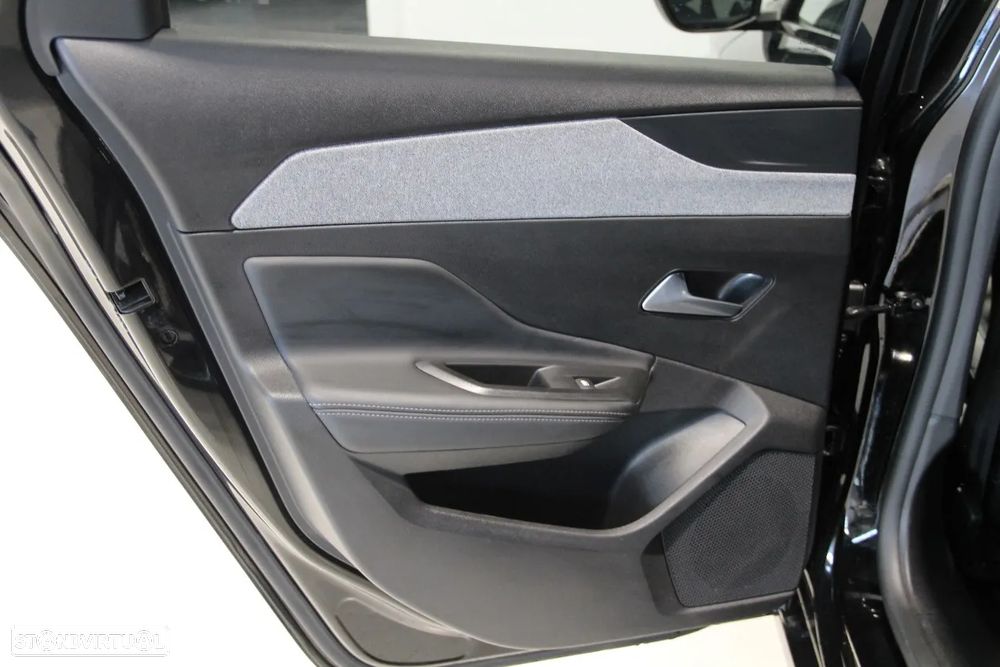 Peugeot 308 SW 1.2 PureTech Allure Pack - 26