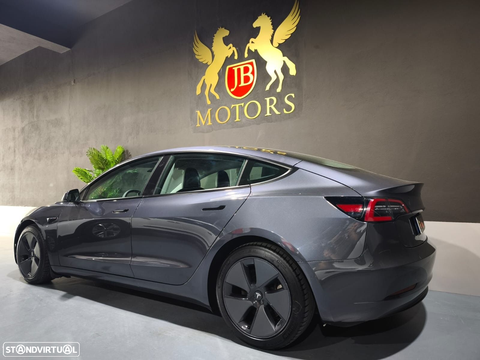 Tesla Model 3 Long-Range Dual Motor AWD - 4