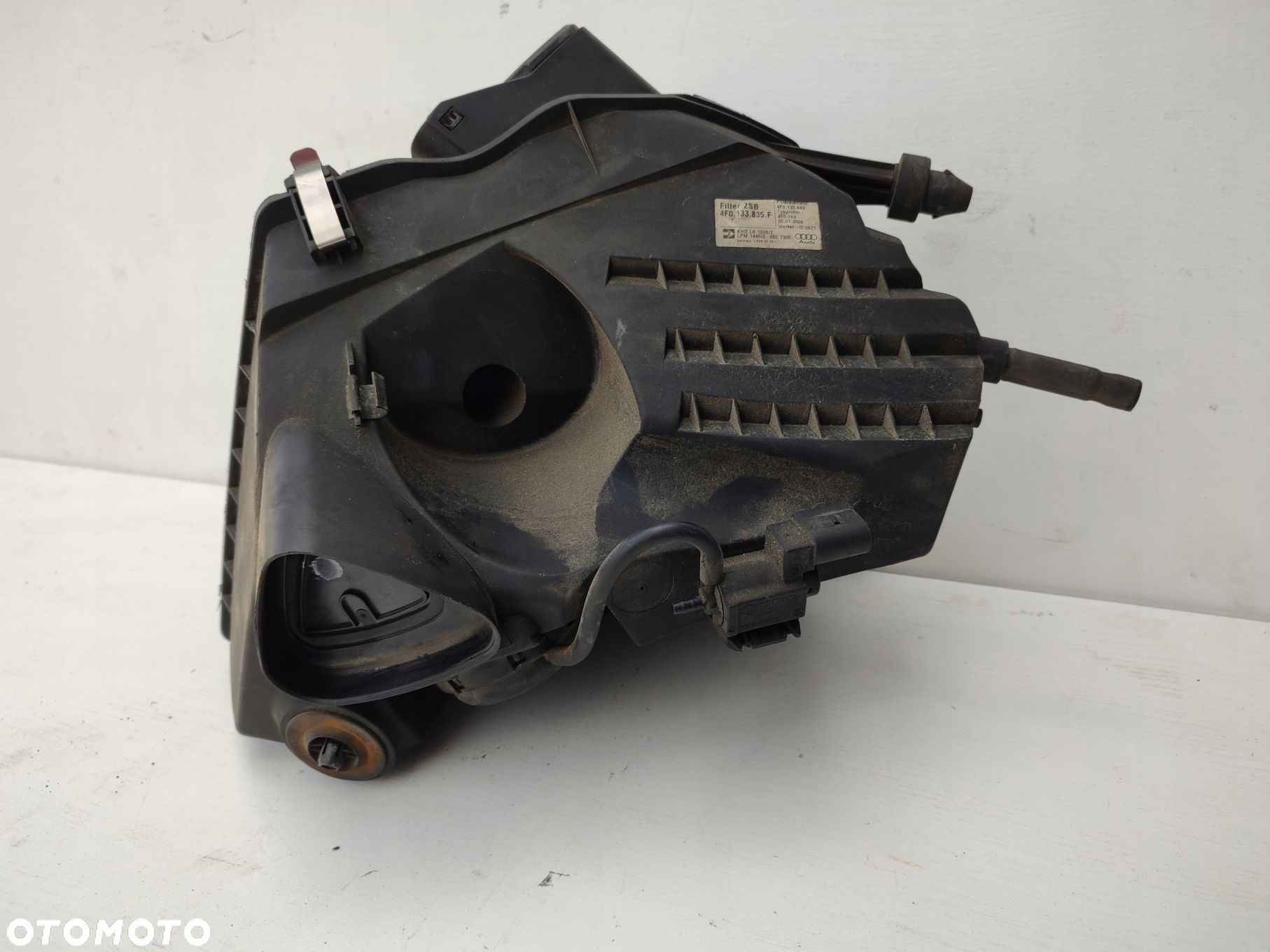 Obudowa filtra powietrza AUDI A6 C6 3.2FSI 4F0133835F - 1