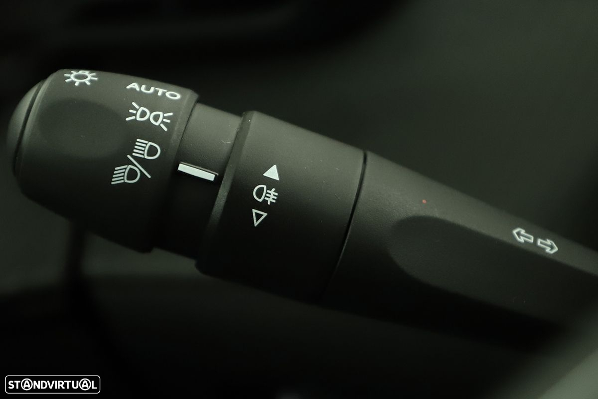 Peugeot 2008 1.2 PureTech Allure - 17