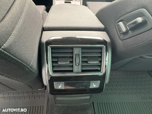 Skoda Superb Combi 2.0 TDI DSG Style - 29