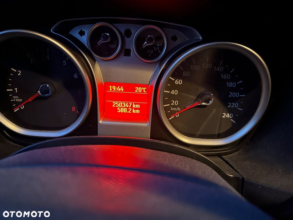 Ford Focus 1.6 16V Trend - 9