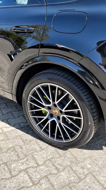 Porsche Cayenne - 4