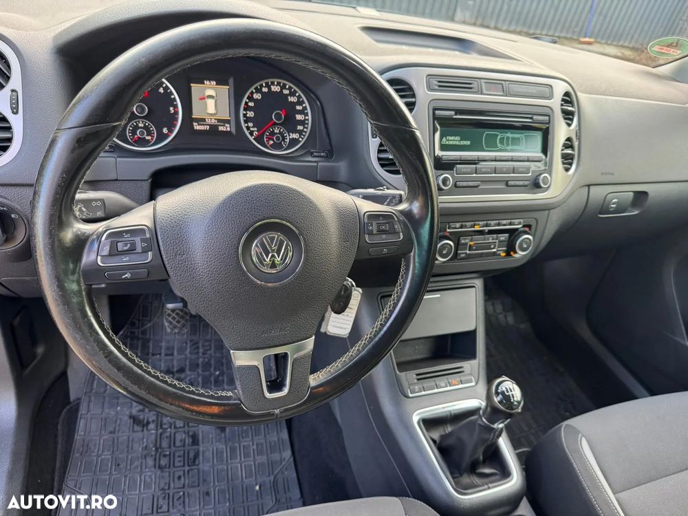 Volkswagen Tiguan - 9