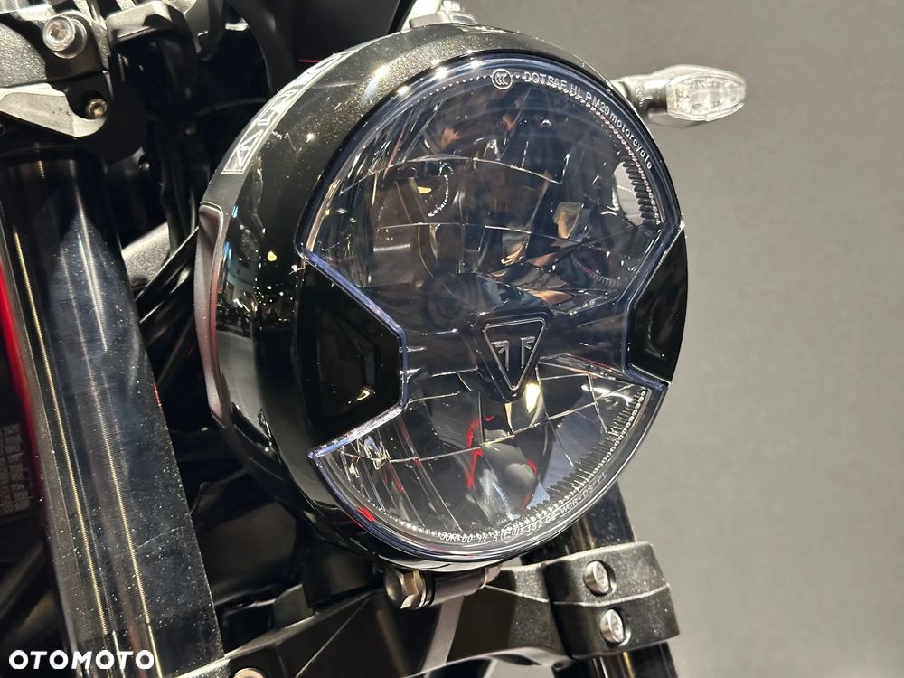 Triumph Trident - 7
