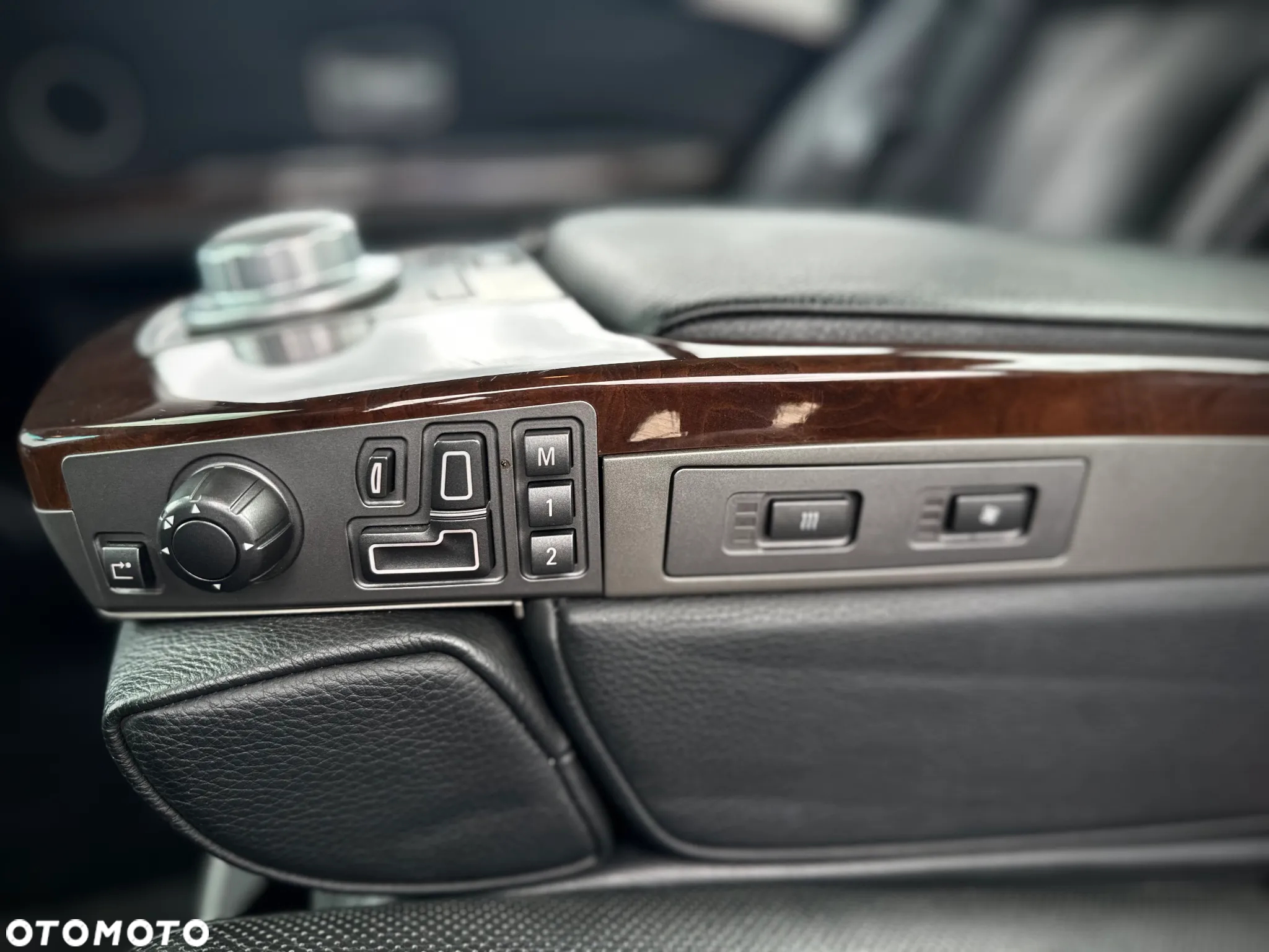 BMW Seria 7 750i L - 18