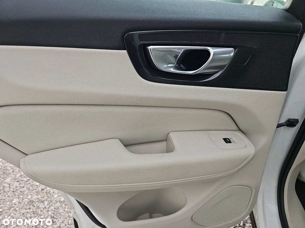Volvo XC 60 T8 Plug-In Hybrid AWD Inscription - 25