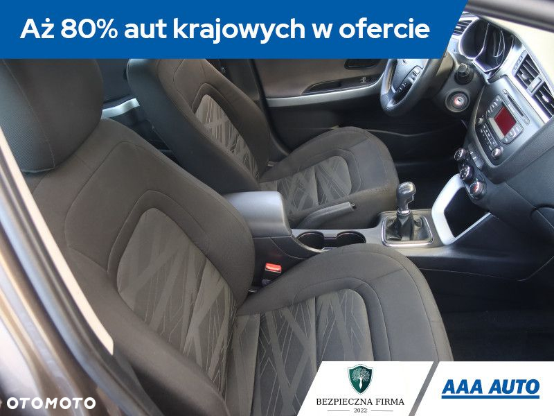 Kia Ceed - 10
