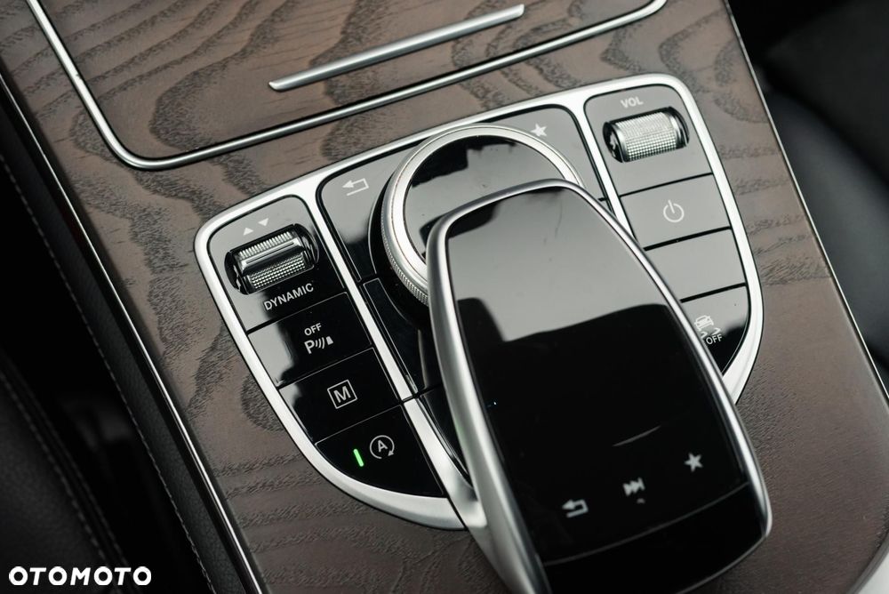 Mercedes-Benz GLC - 21