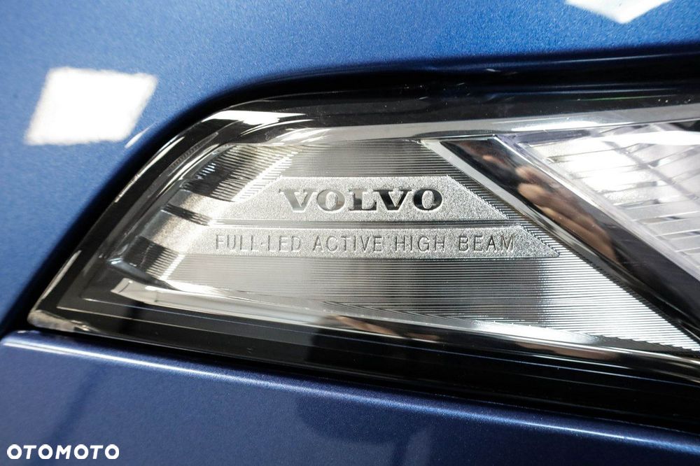 Volvo XC 90 - 8