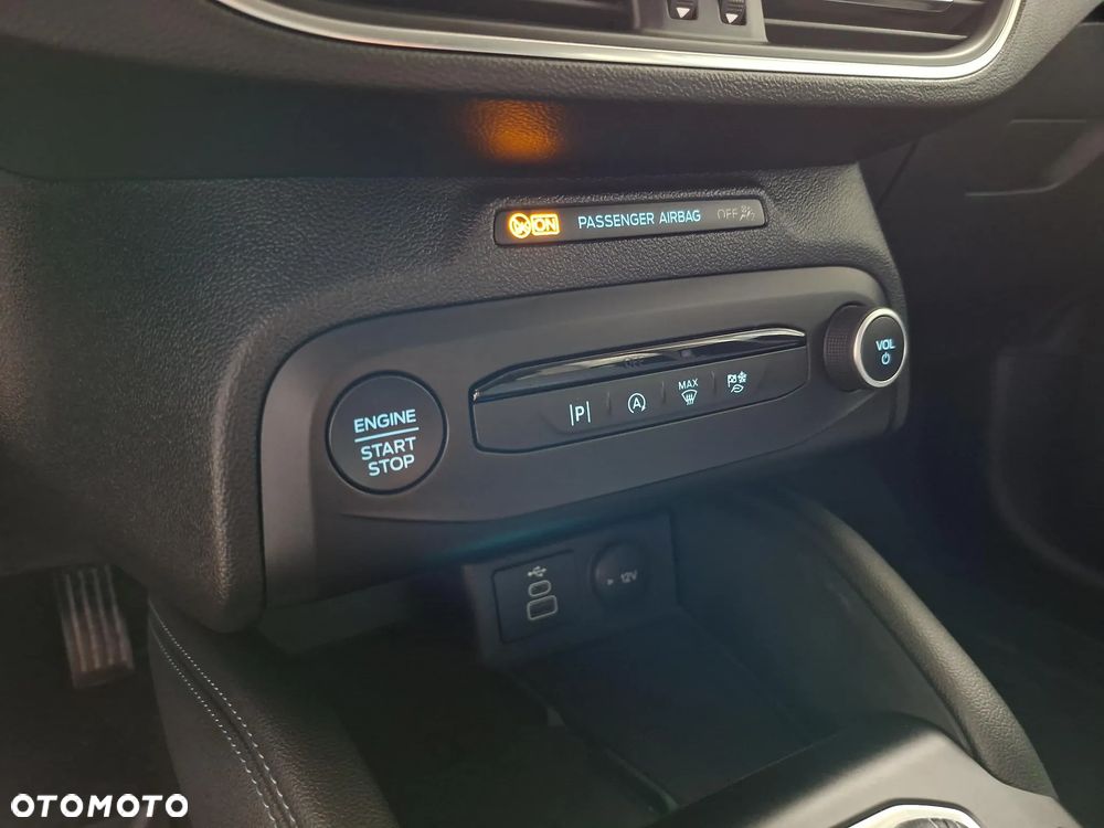 Ford Focus 1.0 EcoBoost mHEV Active X - 32