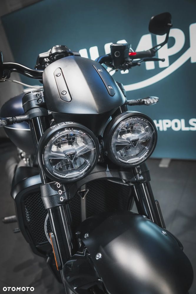 Triumph Rocket - 8