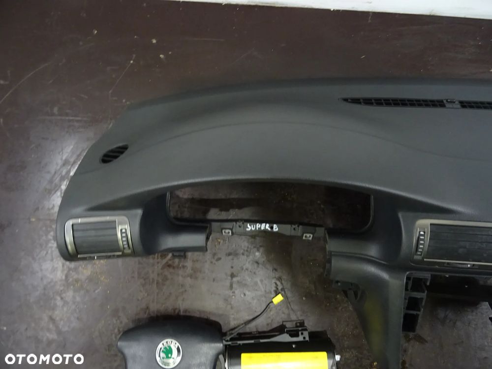 SKODA SUPERB I 01-05 2.8 V6 DESKA KONSOLA KOKPIT PODUSZKI PASY - 3