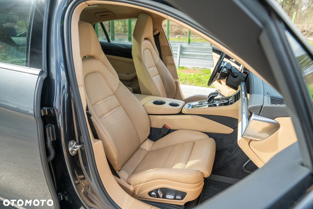 Porsche Panamera - 23