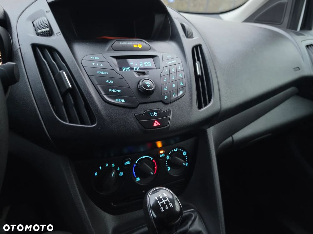 Ford Transit Connect - 14