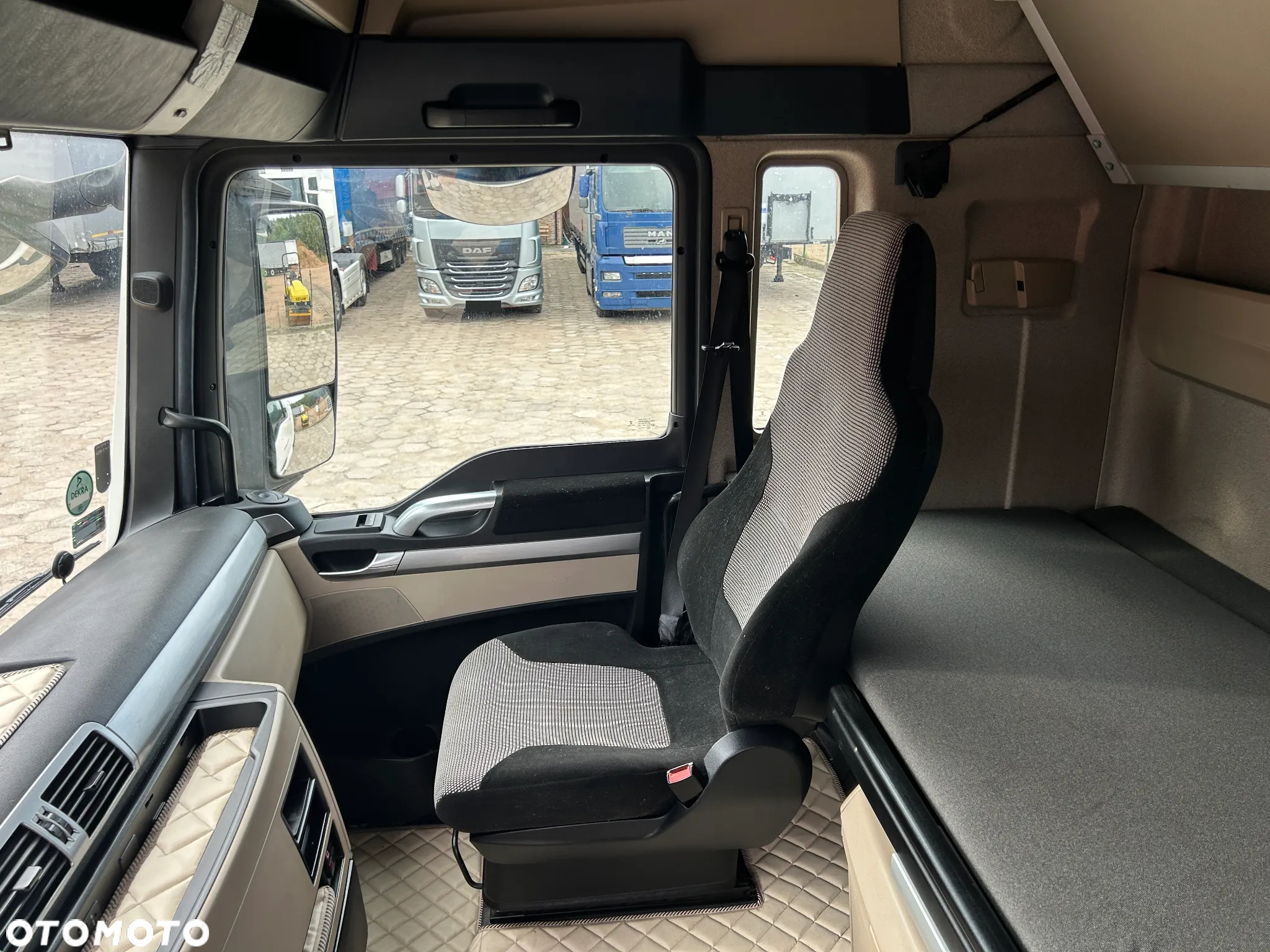 MAN TGX 18.460 KM / AUTOMAT / RETARDER / 700 TYS. KM PRZEBIEGU !! - 32