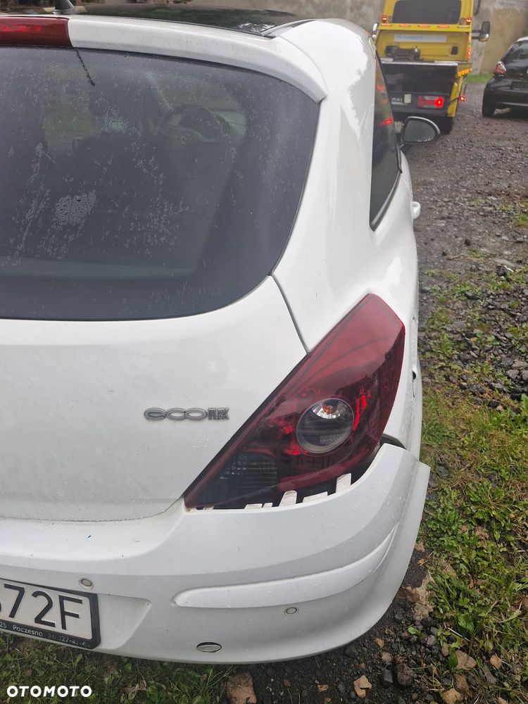 Opel Corsa 1.2 16V Enjoy - 11