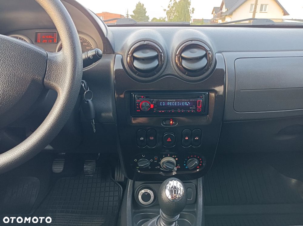 Dacia Duster 1.6 16V 4x4 Laureate - 13