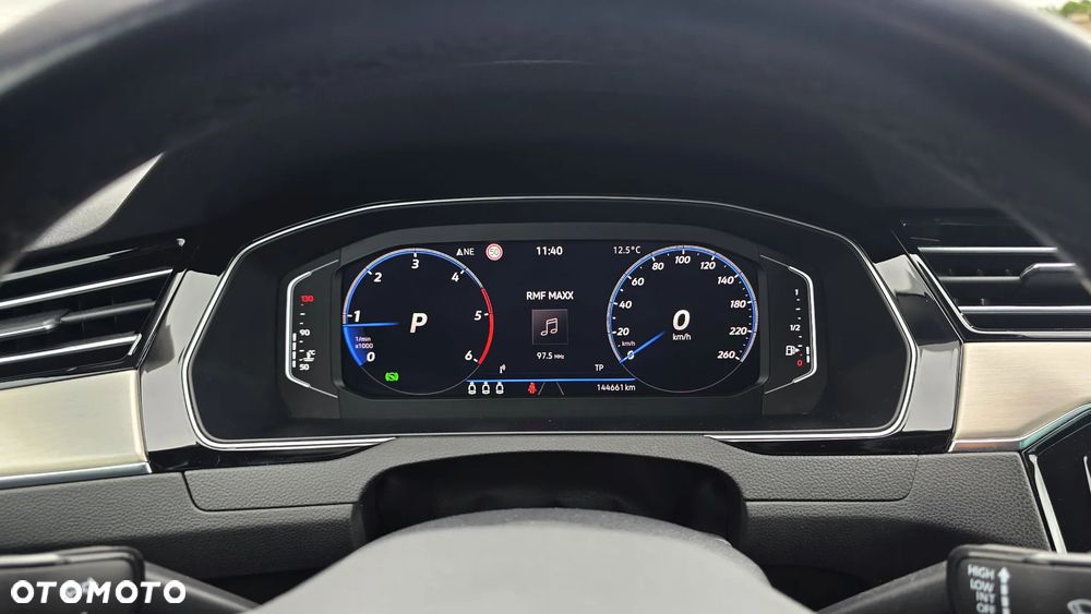 Volkswagen Passat 2.0 TDI Business DSG - 12