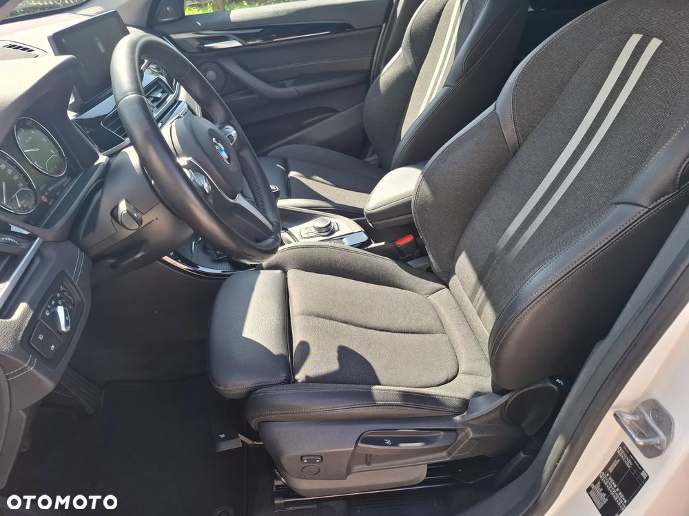 BMW X1 sDrive18d Sport Line - 11