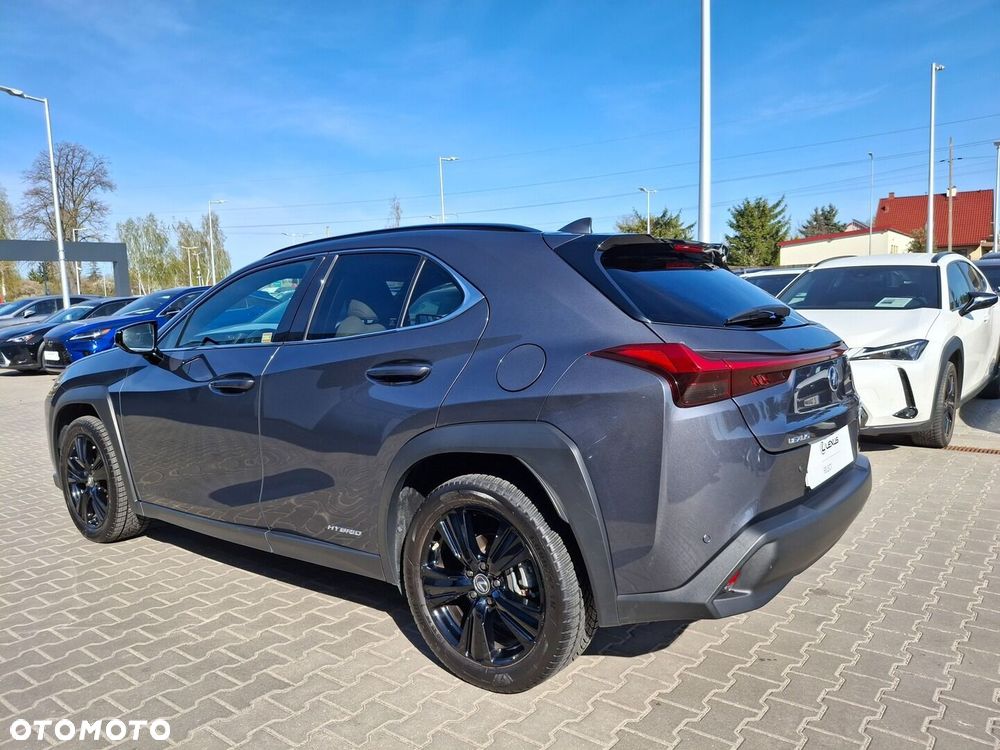Lexus UX - 25