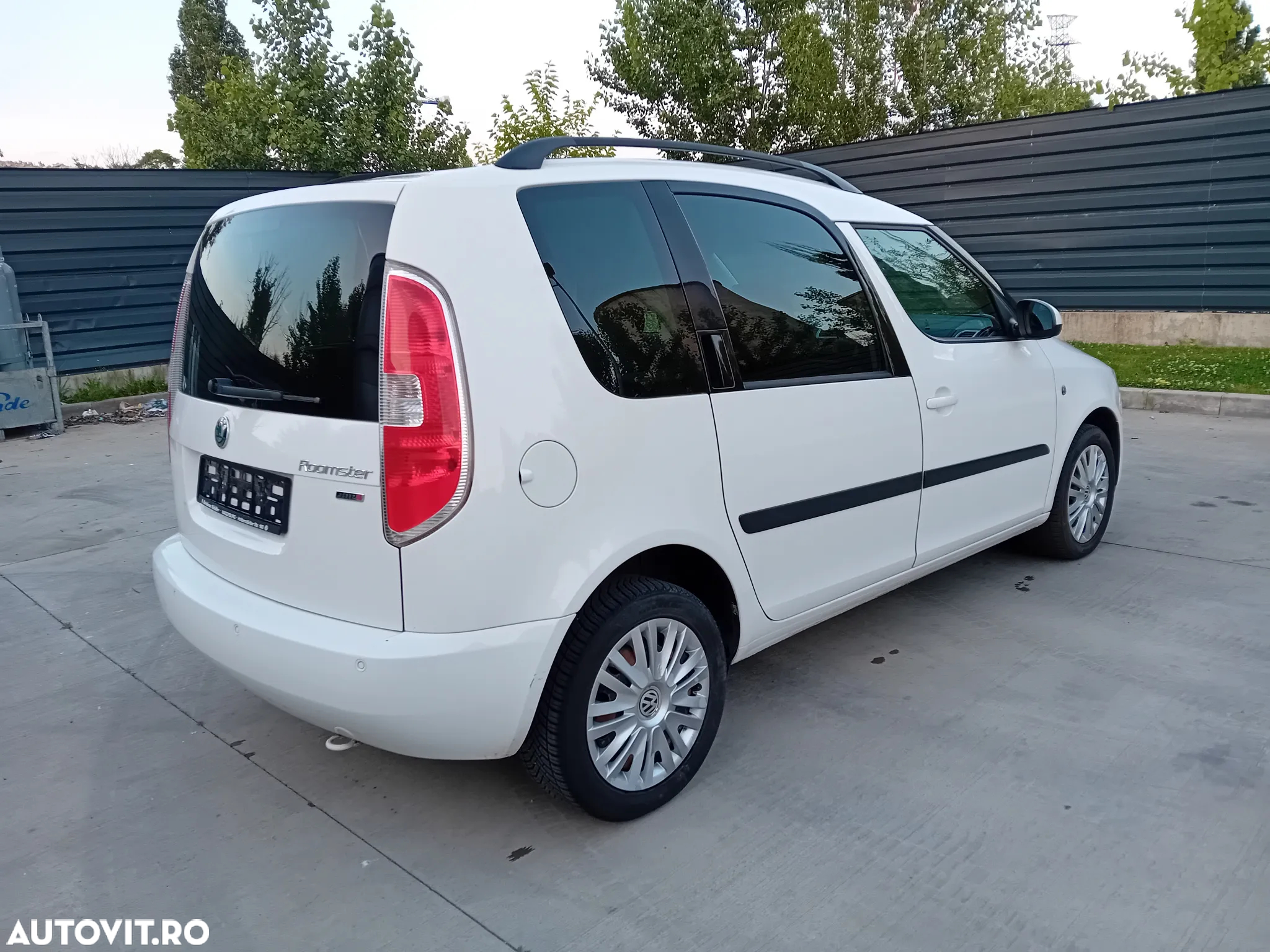 Skoda Roomster 1.2 TSI Style PLUS EDITION - 4