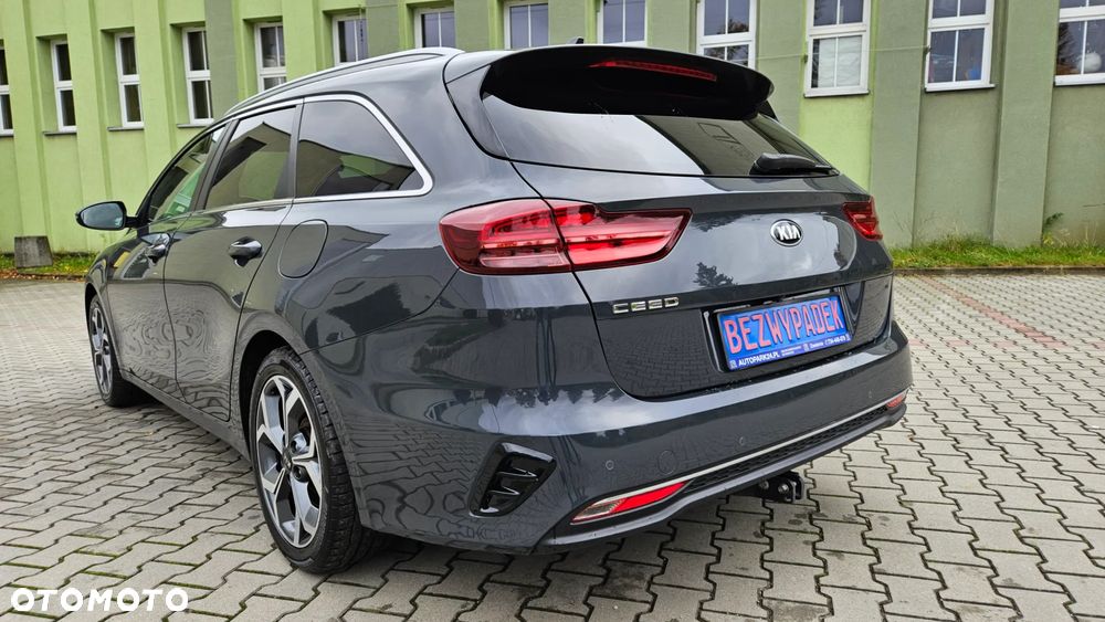 Kia Ceed SW 1.4 T-GDI DCT OPF Platinum Edition - 13