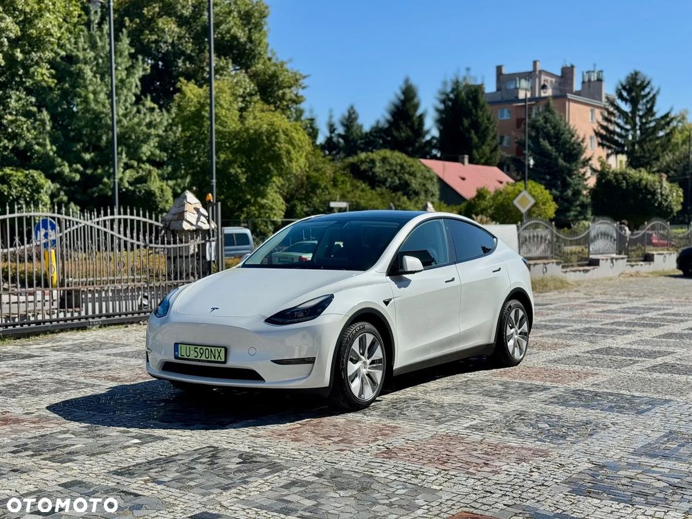 Tesla Model Y - 17