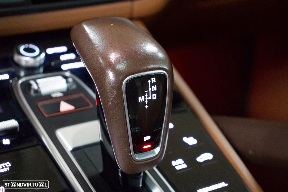 Porsche Cayenne - 26