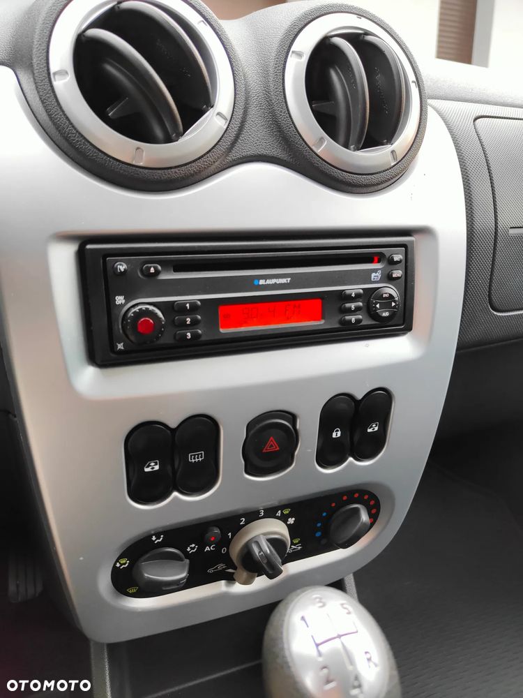 Dacia Logan 1.6 16V Laureate - 12